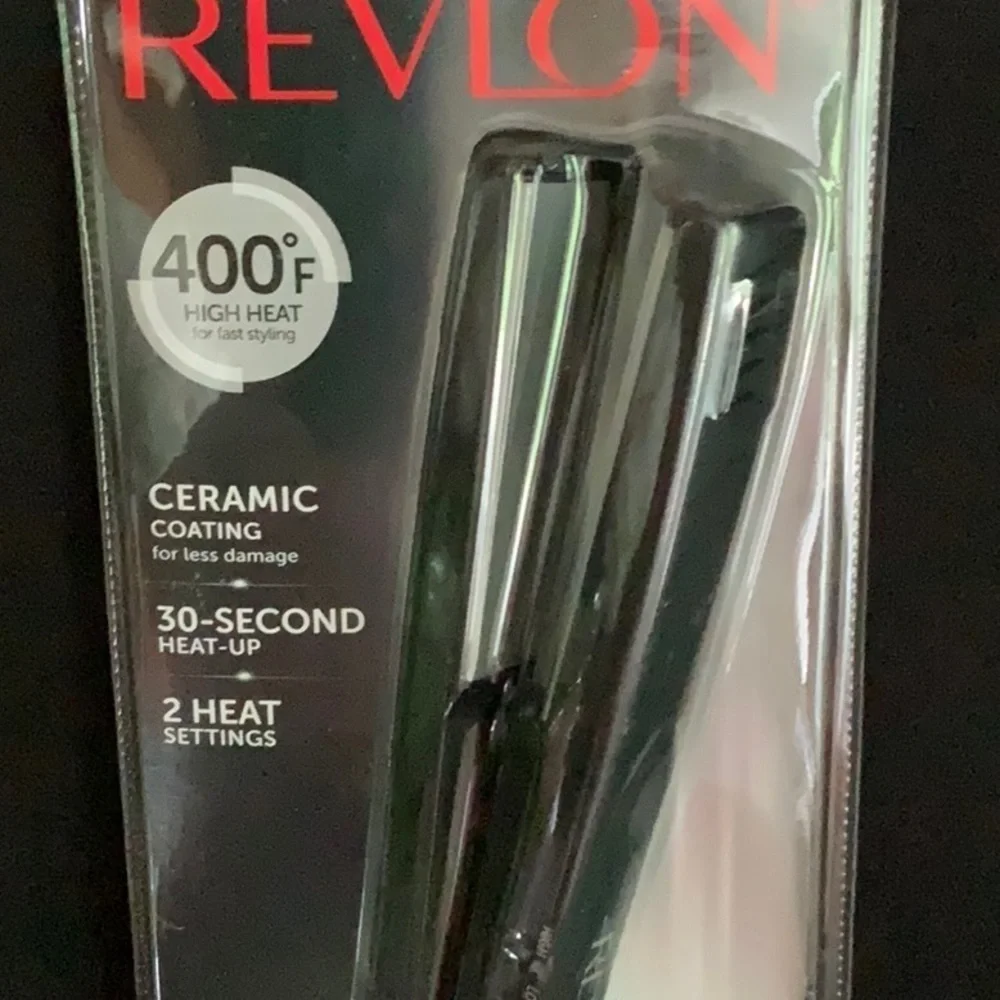 NWT Revlon Ultra Straight Flat Iron - 1